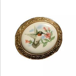 1982 Hummingbird Brooch Pendant Avon Birds of Nature Summer Song Porcelain